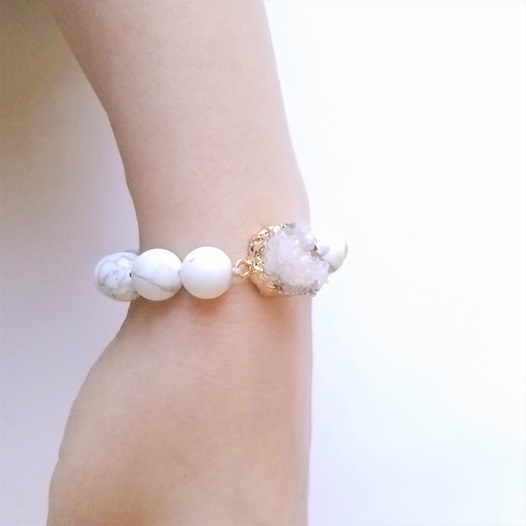 Druzy Stone Beaded Stretch Bracelet White Marble - Picture 2 of 5